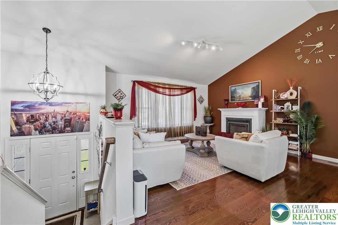 1705 2nd Street Property Photo 3