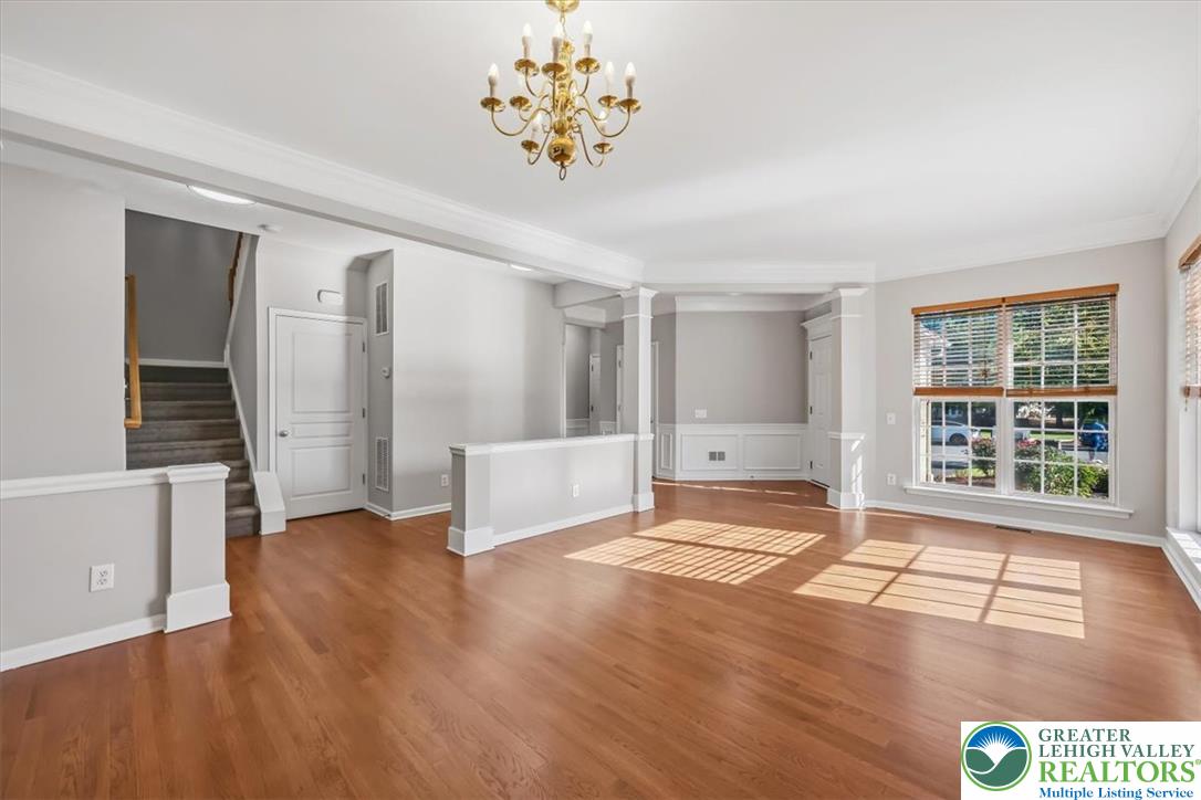 1884 Emerald Drive Property Photo 7