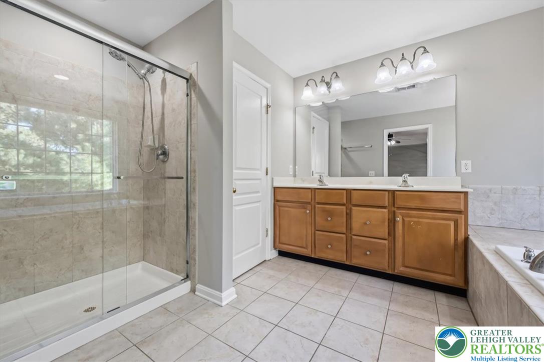 1884 Emerald Drive Property Photo 22