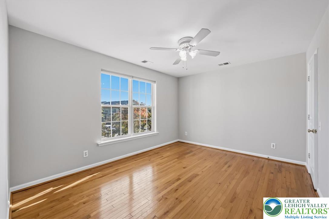 1884 Emerald Drive Property Photo 26