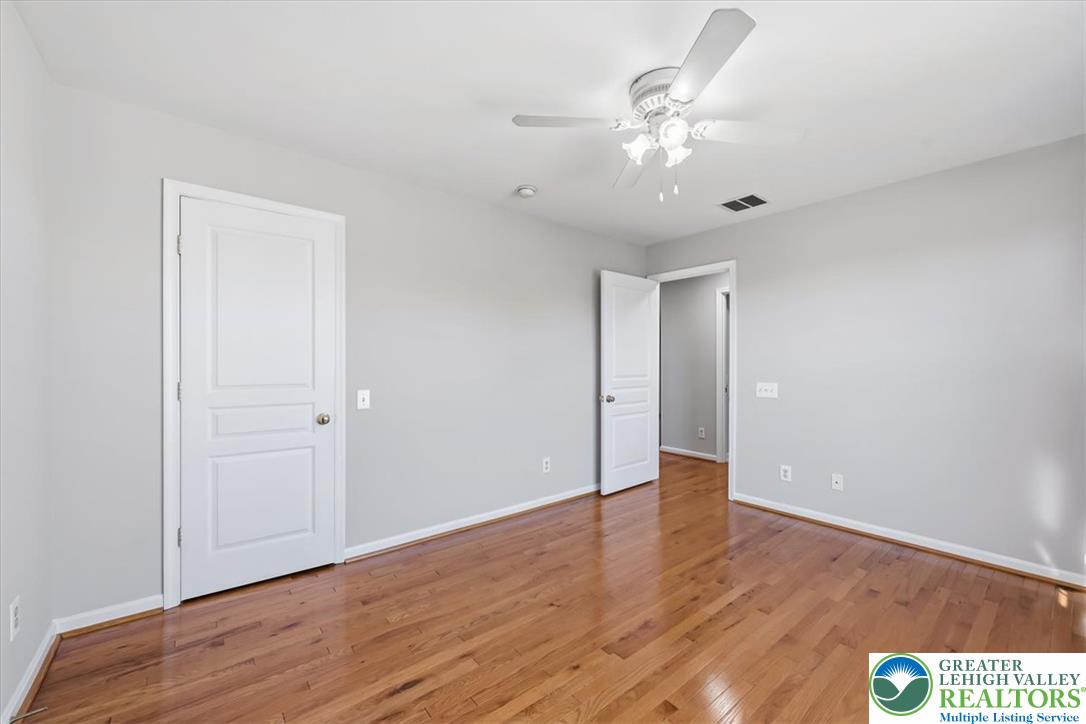 1884 Emerald Drive Property Photo 28