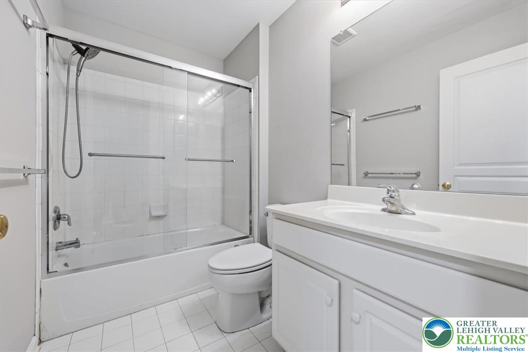 1884 Emerald Drive Property Photo 30