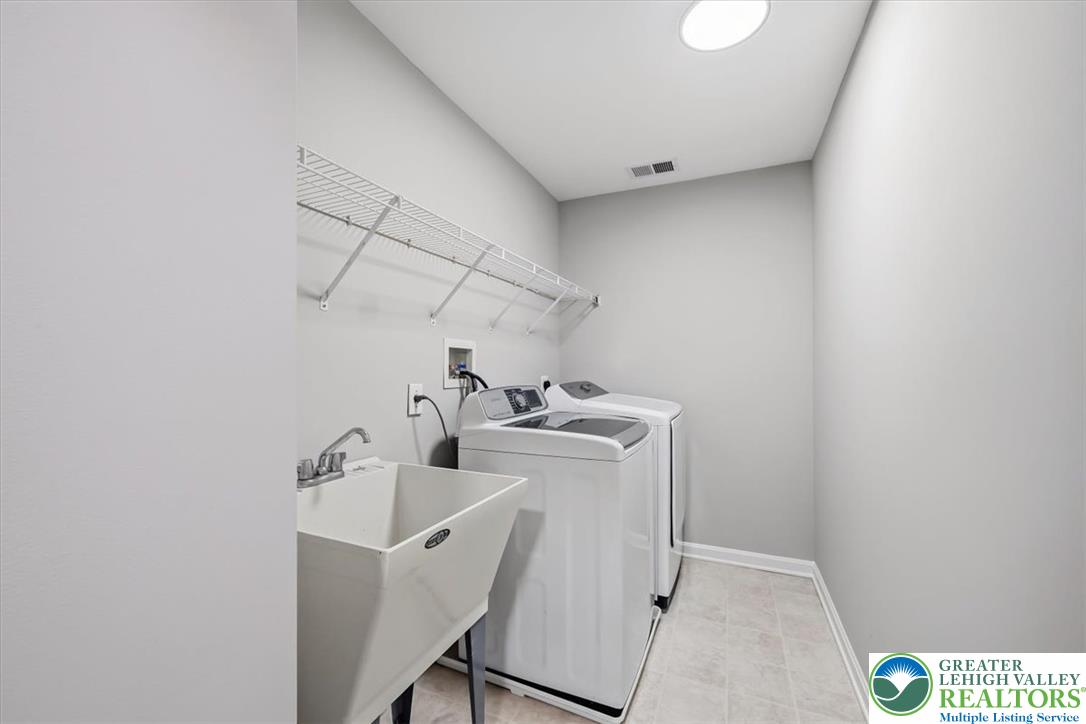 1884 Emerald Drive Property Photo 31