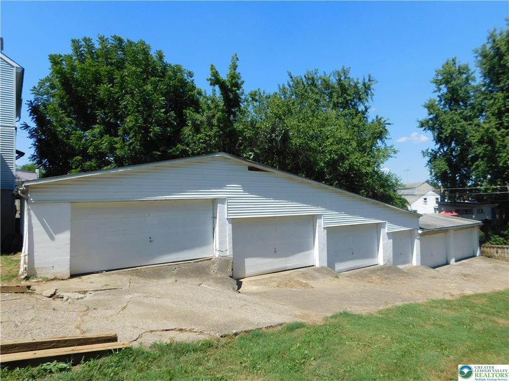 1019 Spruce Street Property Photo 2