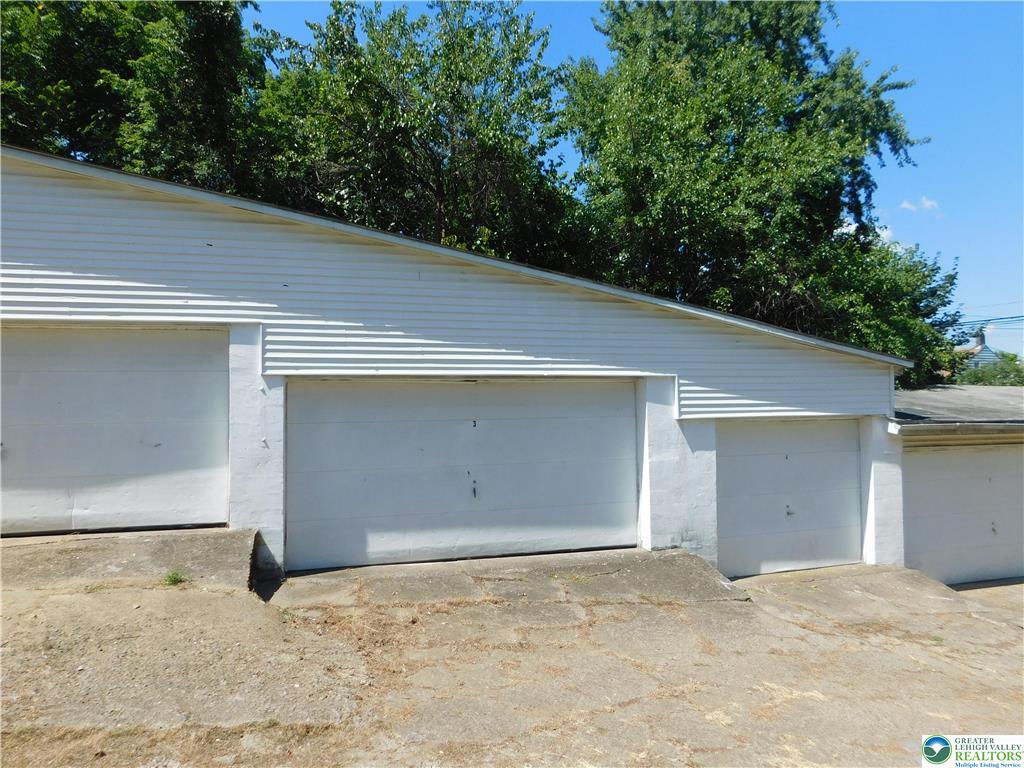 1019 Spruce Street Property Photo 3