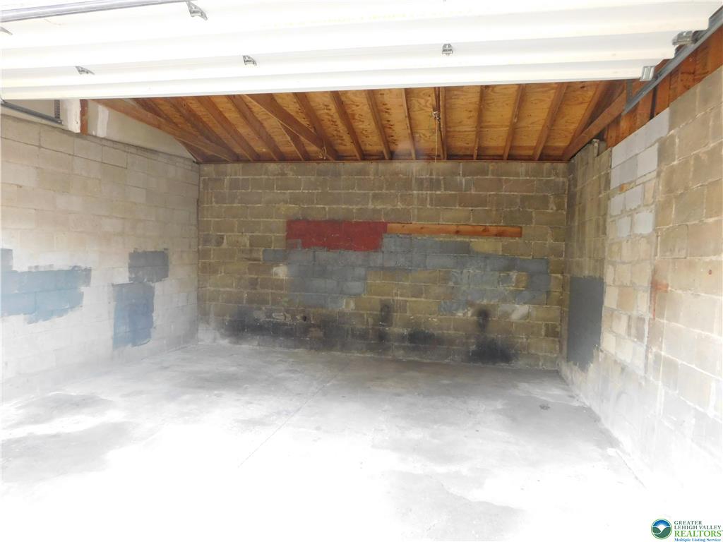 1019 Spruce Street Property Photo 4