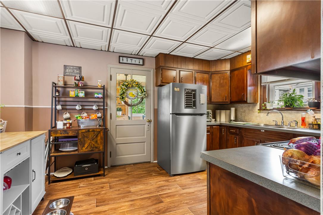 427 Selfridge Street Property Photo 3