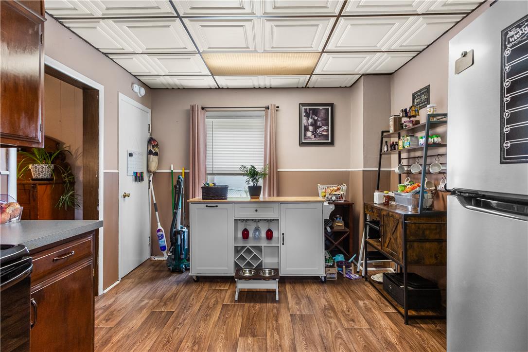 427 Selfridge Street Property Photo 4
