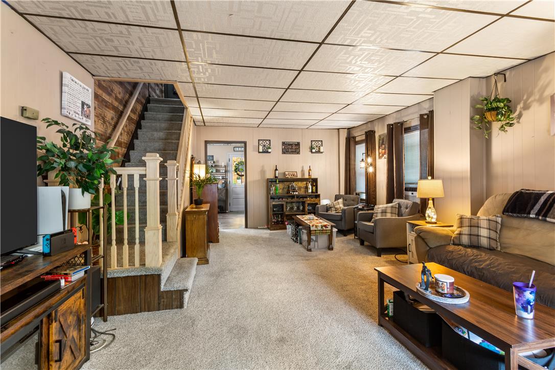 427 Selfridge Street Property Photo 6