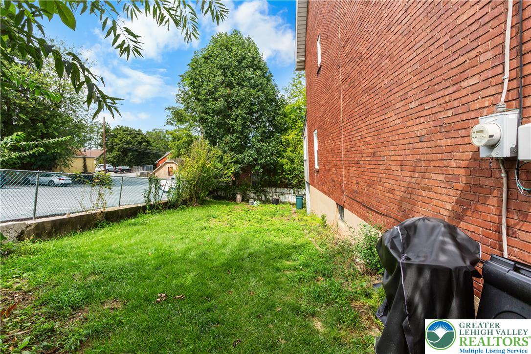 427 Selfridge Street Property Photo 18