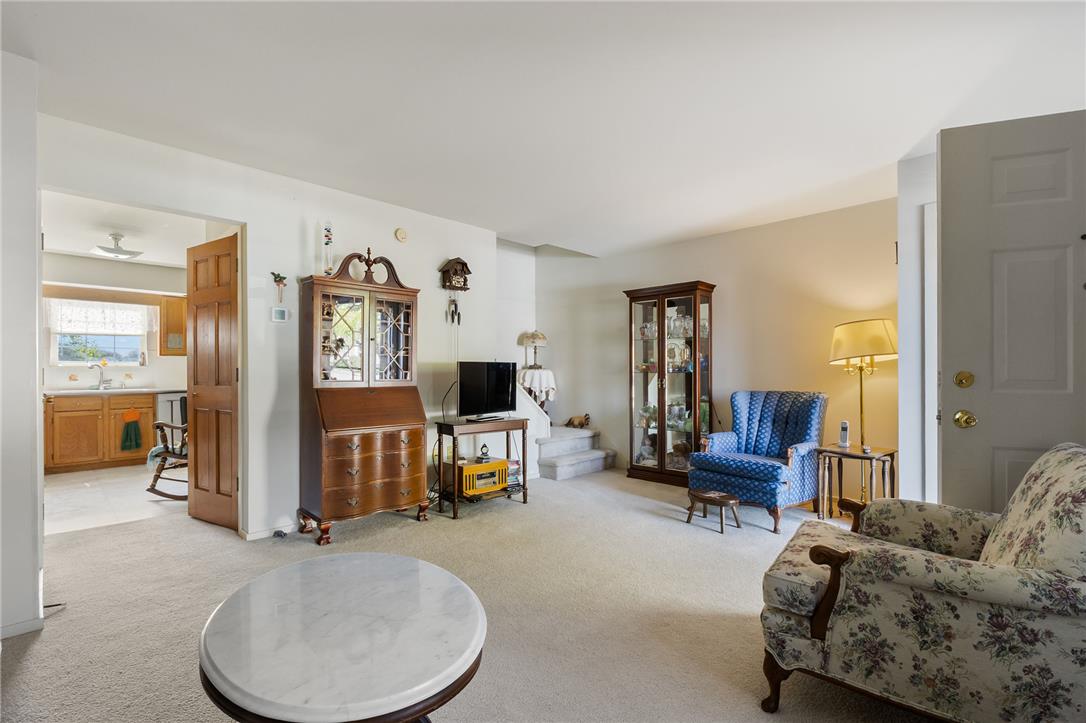 4930 Shawnee Court Property Photo 12