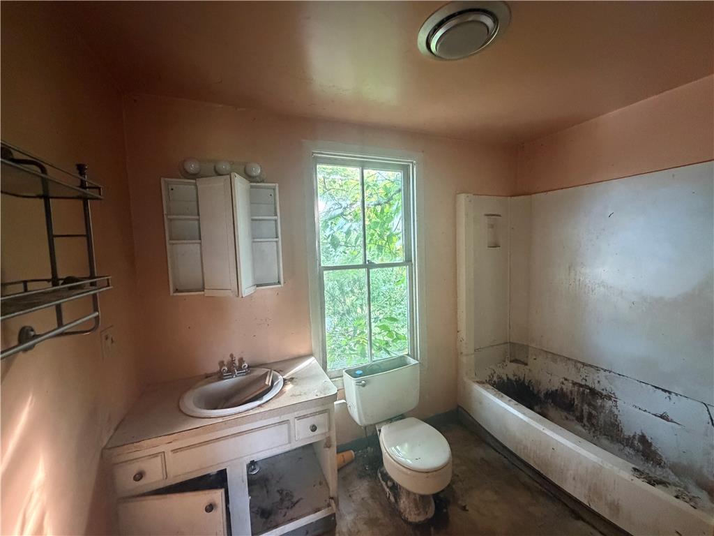 8745 Ashfield Road Property Photo 7