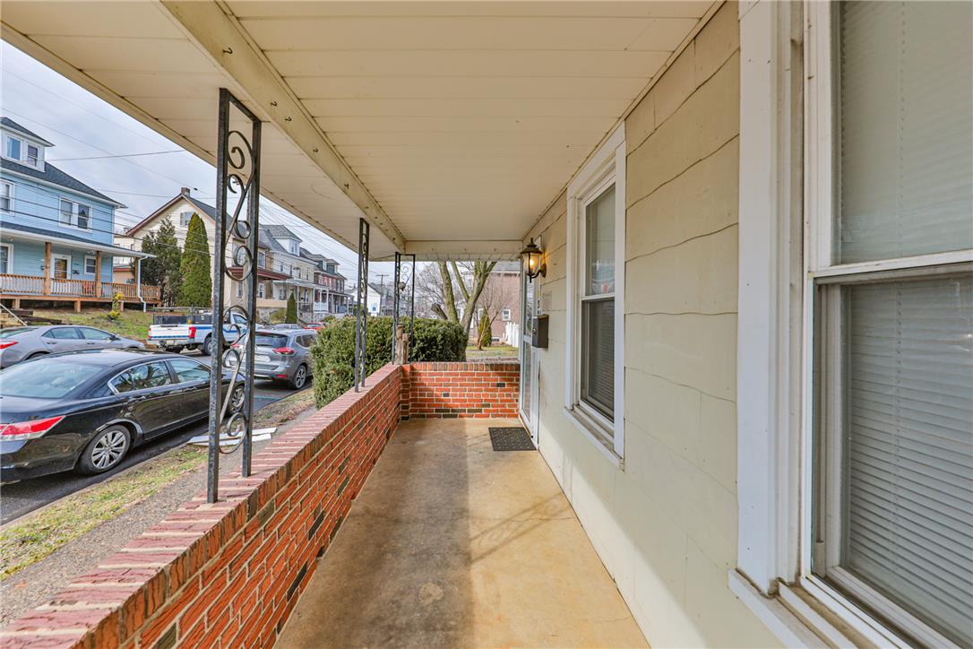 303 West Lincoln Street Property Photo 3