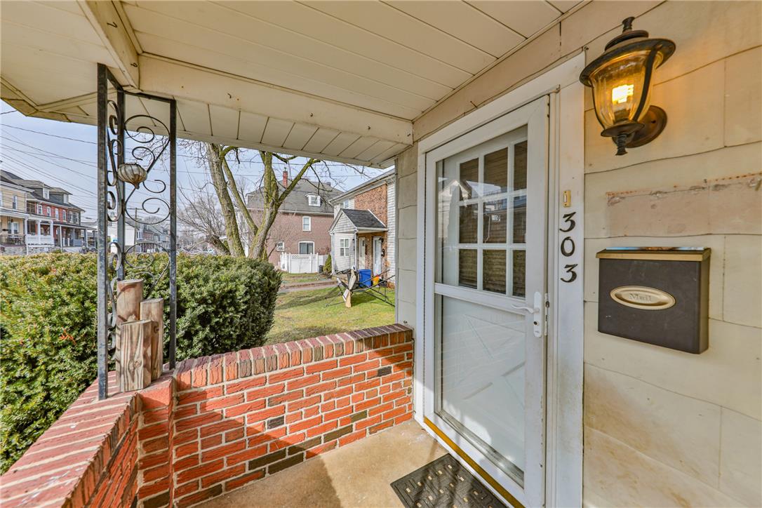 303 West Lincoln Street Property Photo 4