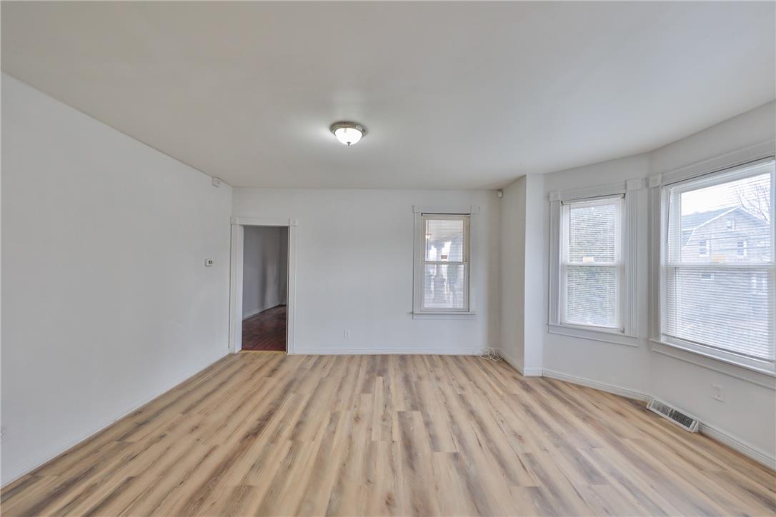 303 West Lincoln Street Property Photo 9
