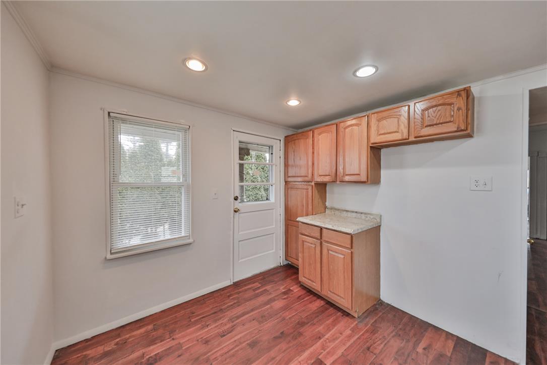 303 West Lincoln Street Property Photo 16