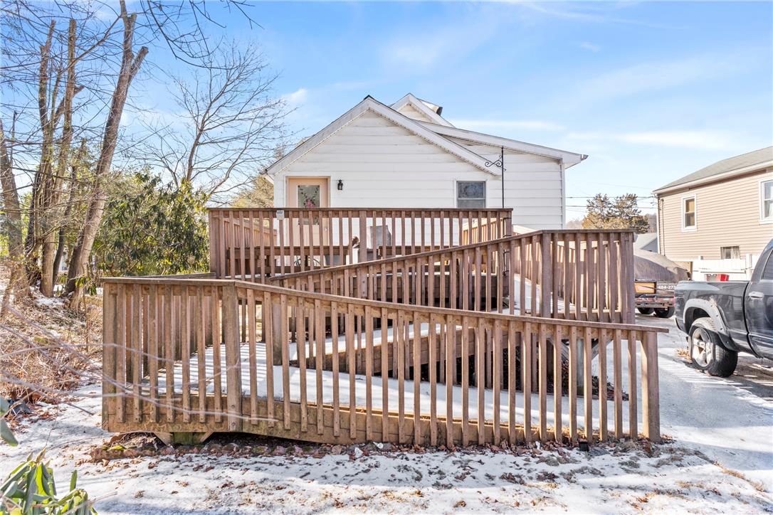 830 Gilly Avenue Property Photo 3