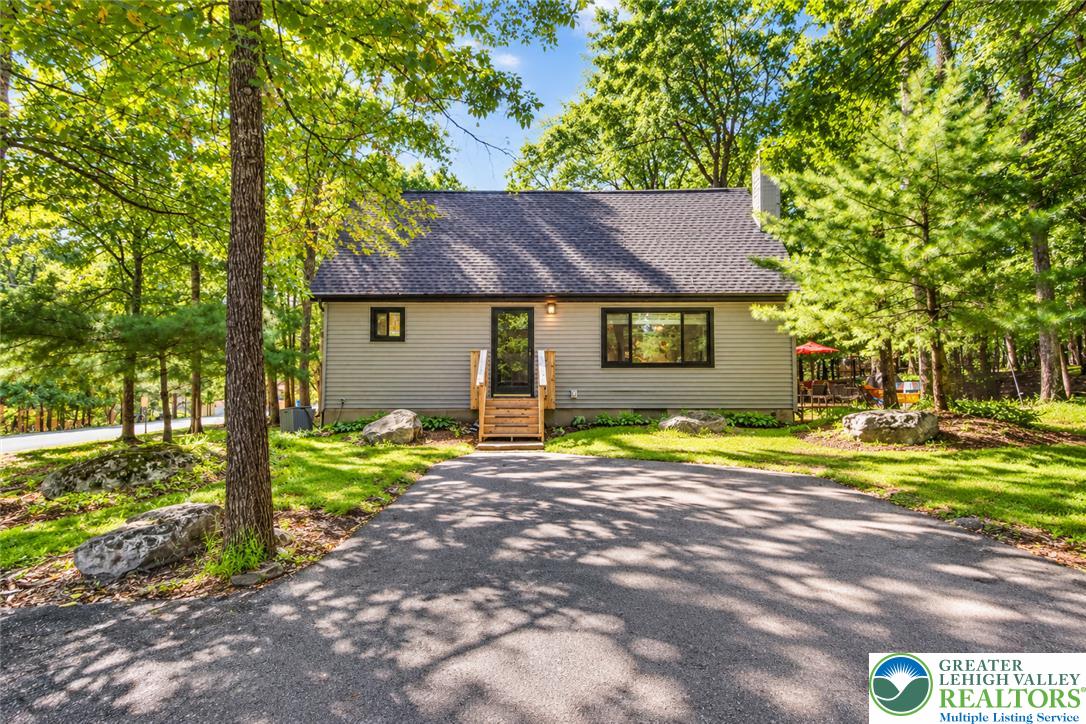 245 Somerset Drive Property Photo 1