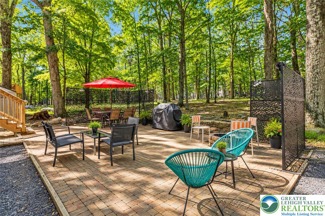 245 Somerset Drive Property Photo 2