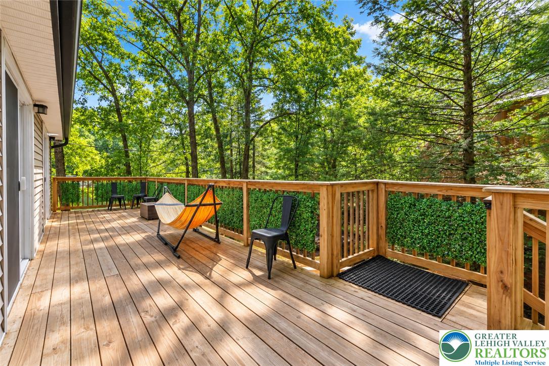 245 Somerset Drive Property Photo 3
