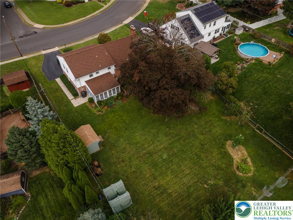 924 Liberty Street Property Photo 2