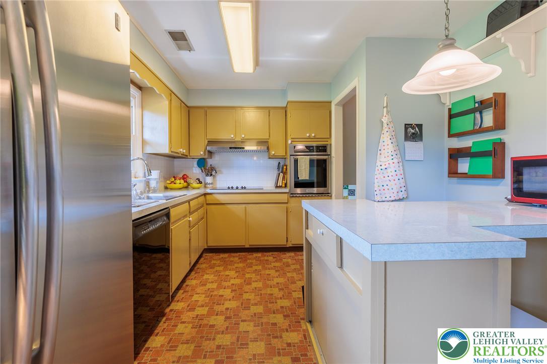 924 Liberty Street Property Photo 12
