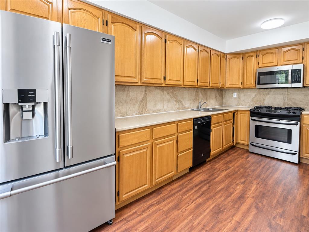 727 West Emaus Avenue Property Photo 13