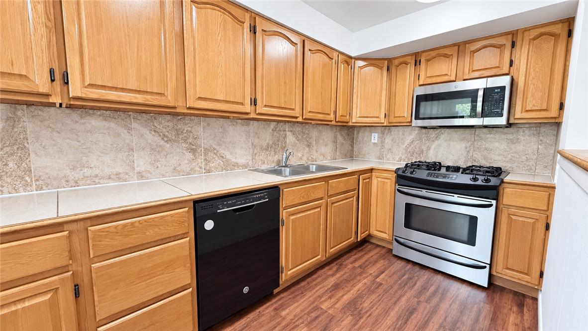 727 West Emaus Avenue Property Photo 14