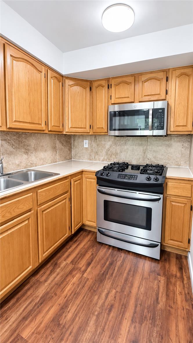 727 West Emaus Avenue Property Photo 16