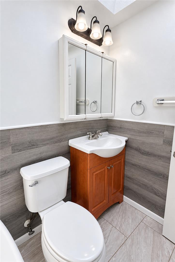 727 West Emaus Avenue Property Photo 22