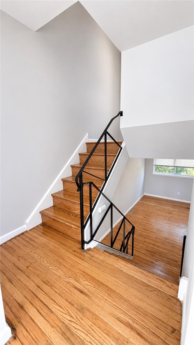 727 West Emaus Avenue Property Photo 28