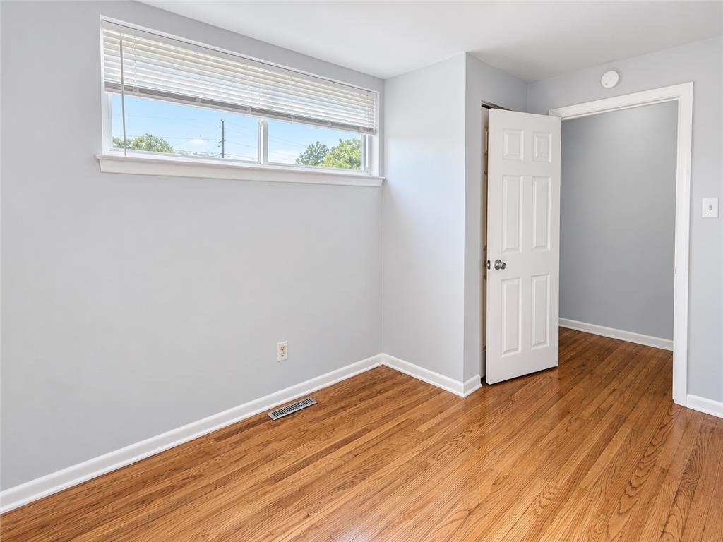727 West Emaus Avenue Property Photo 30