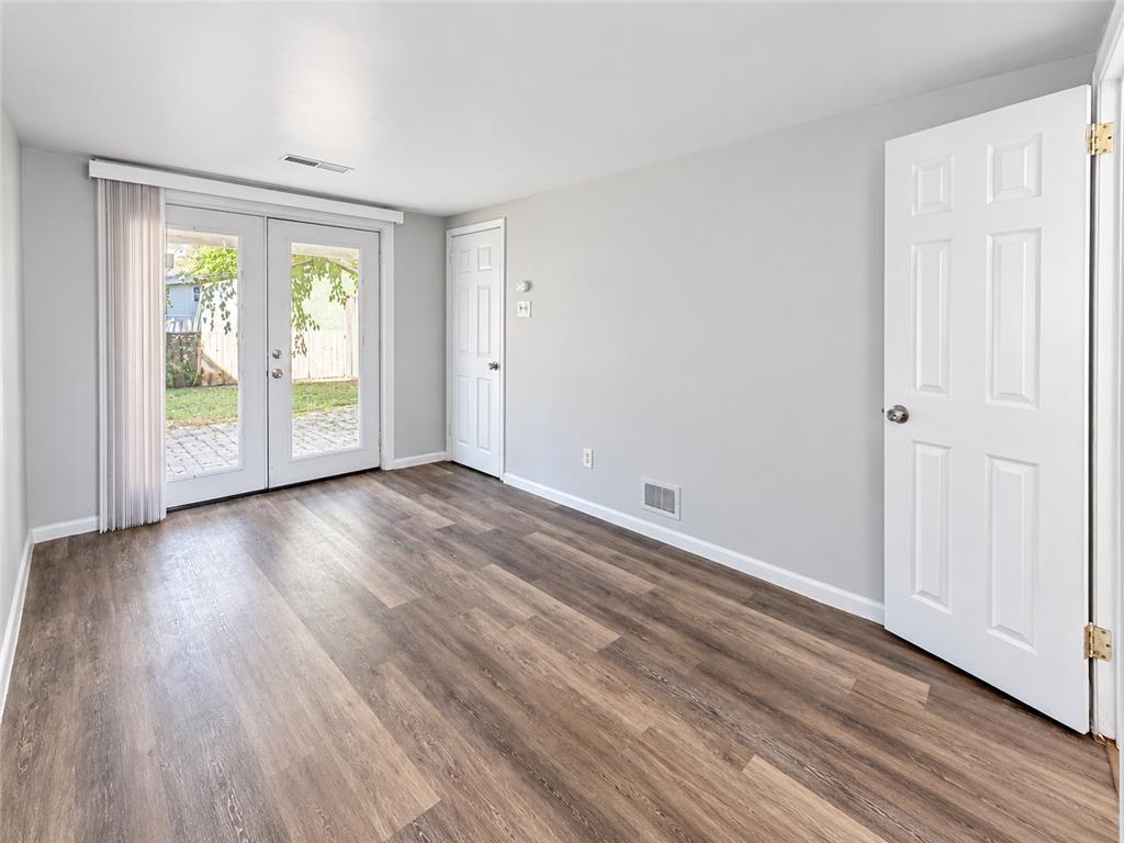 727 West Emaus Avenue Property Photo 38