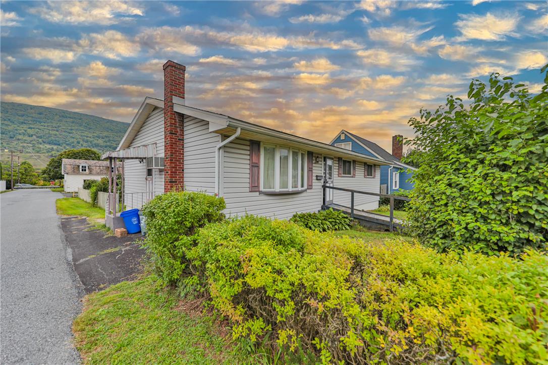 766 Franklin Avenue Property Photo 4