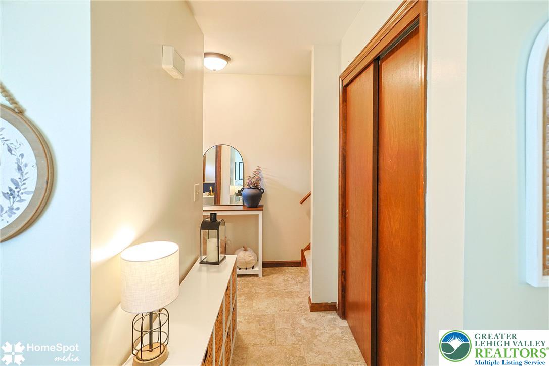 56 Jonathan Drive Property Photo 6
