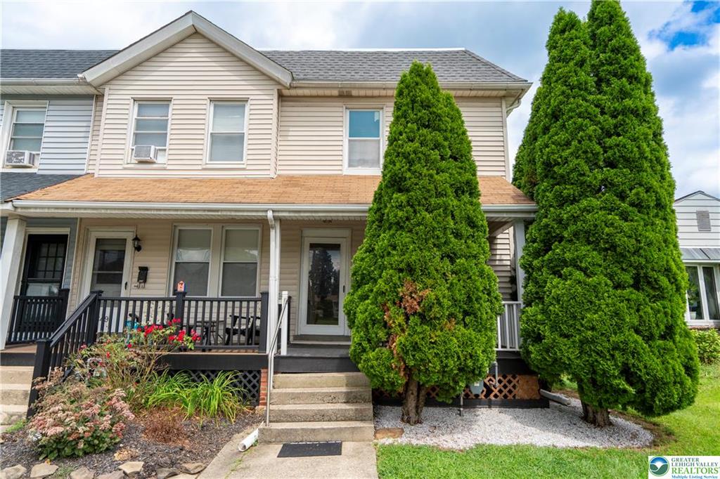 651 East Washington Avenue Property Photo 1