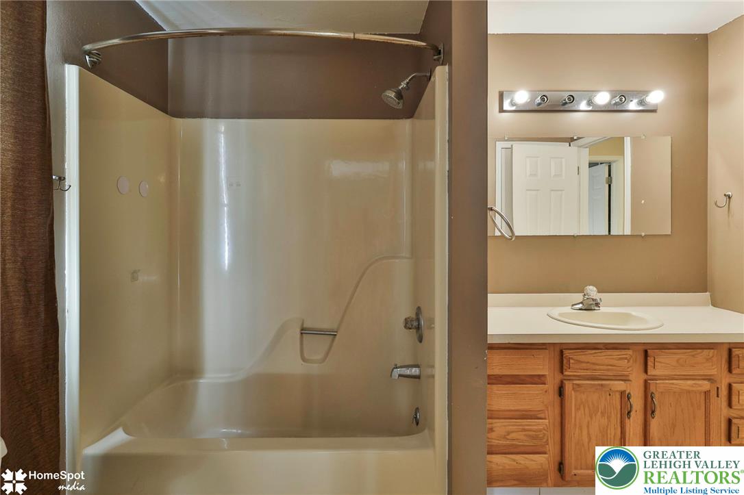 340 Avon Street Property Photo 39