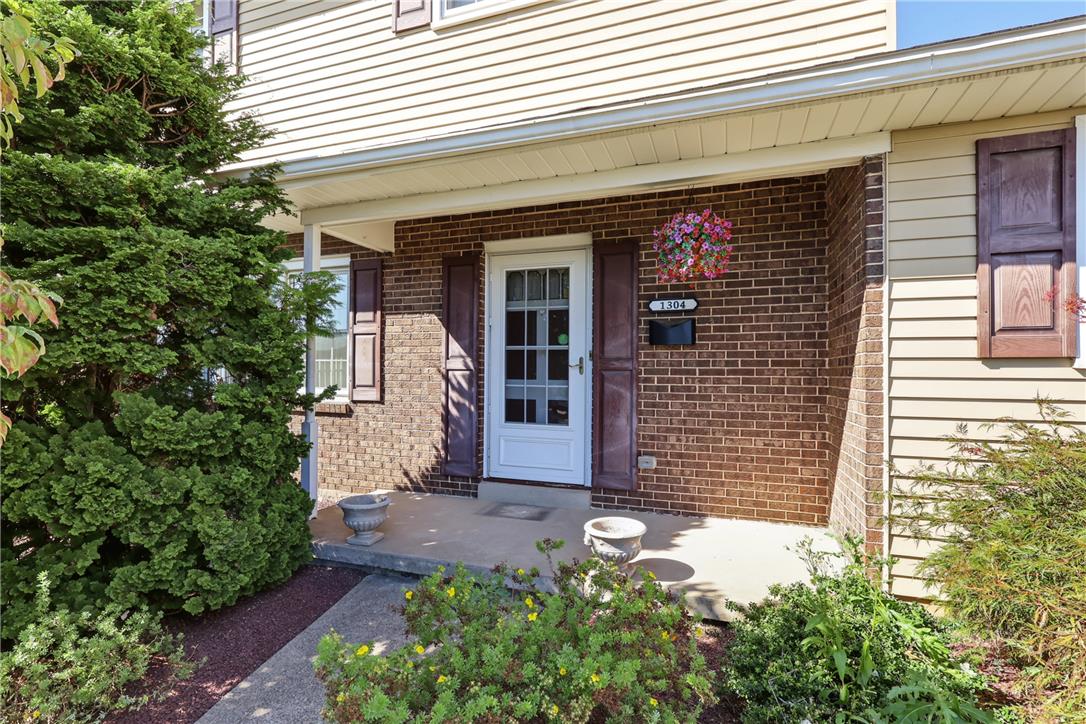 1304 Dalehurst Drive Property Photo 3
