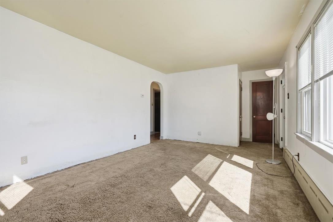 170 South New Street Property Photo 6