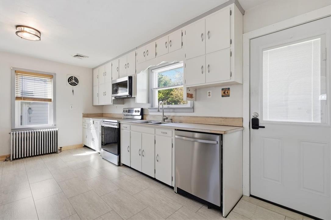 170 South New Street Property Photo 7