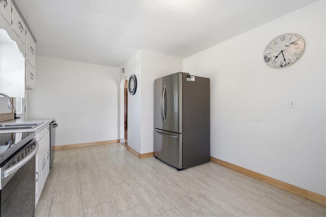 170 South New Street Property Photo 12