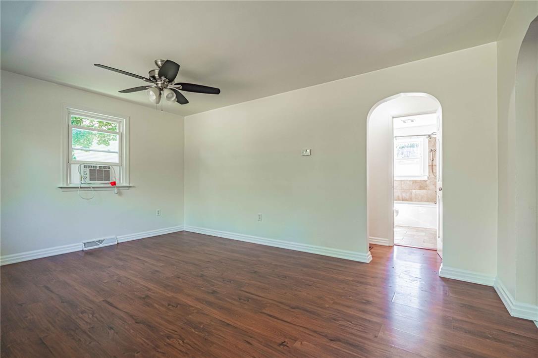 1884 Reading Drive Property Photo 3