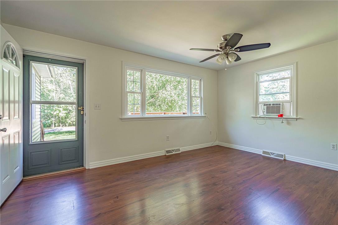 1884 Reading Drive Property Photo 4