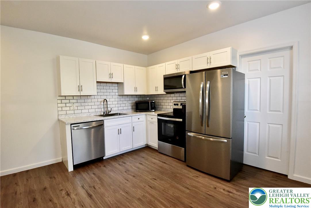 928 Vernon Street Property Photo 8