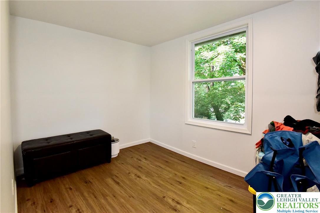 928 Vernon Street Property Photo 11