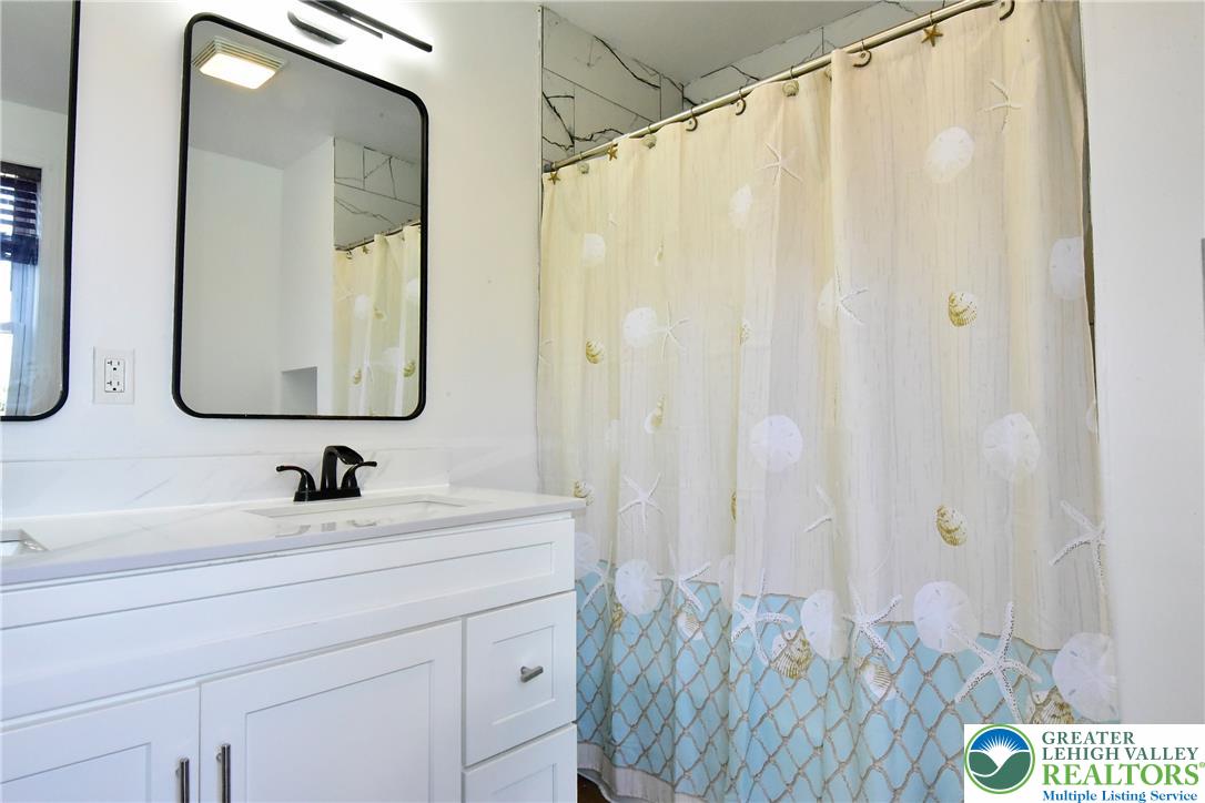 928 Vernon Street Property Photo 16