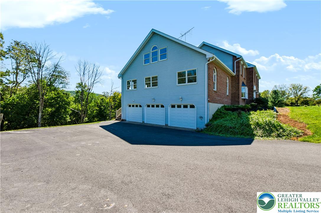 1556 Farmersville Road Property Photo 4
