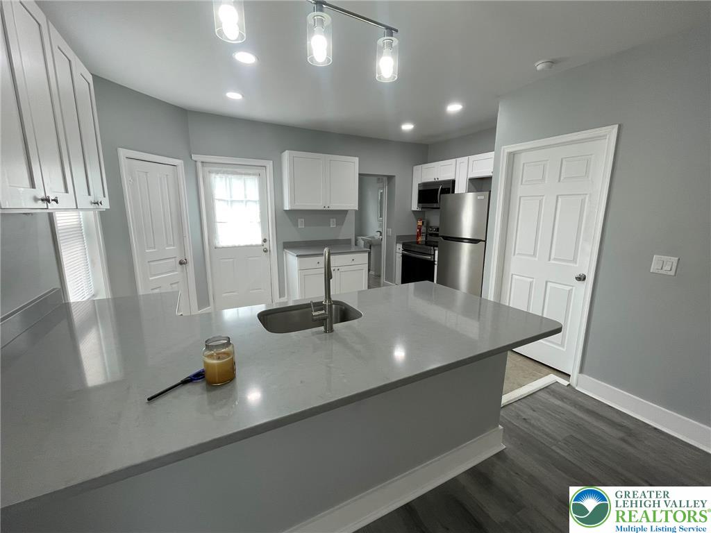 207 North Schanck Avenue Property Photo 4