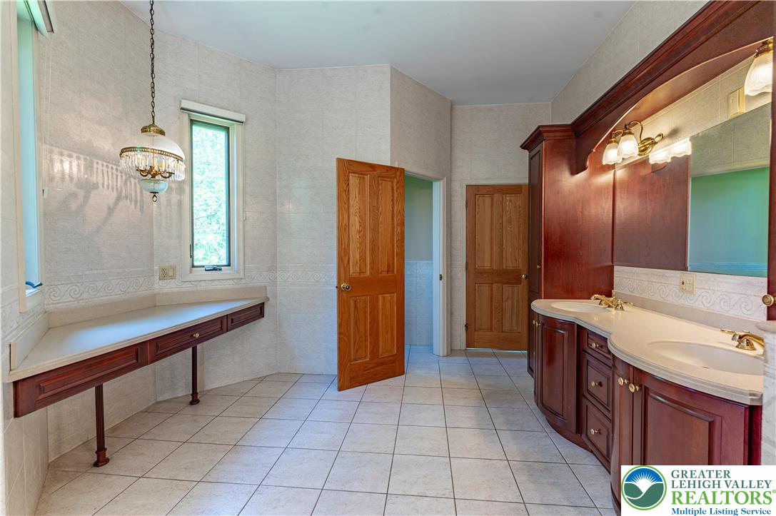 441 Hidden Lake Drive Property Photo 37
