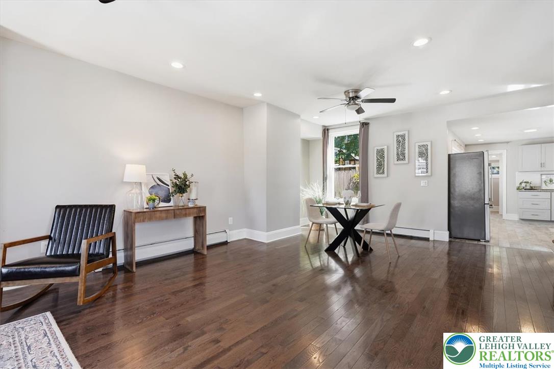 726 Ferry Street Property Photo 2